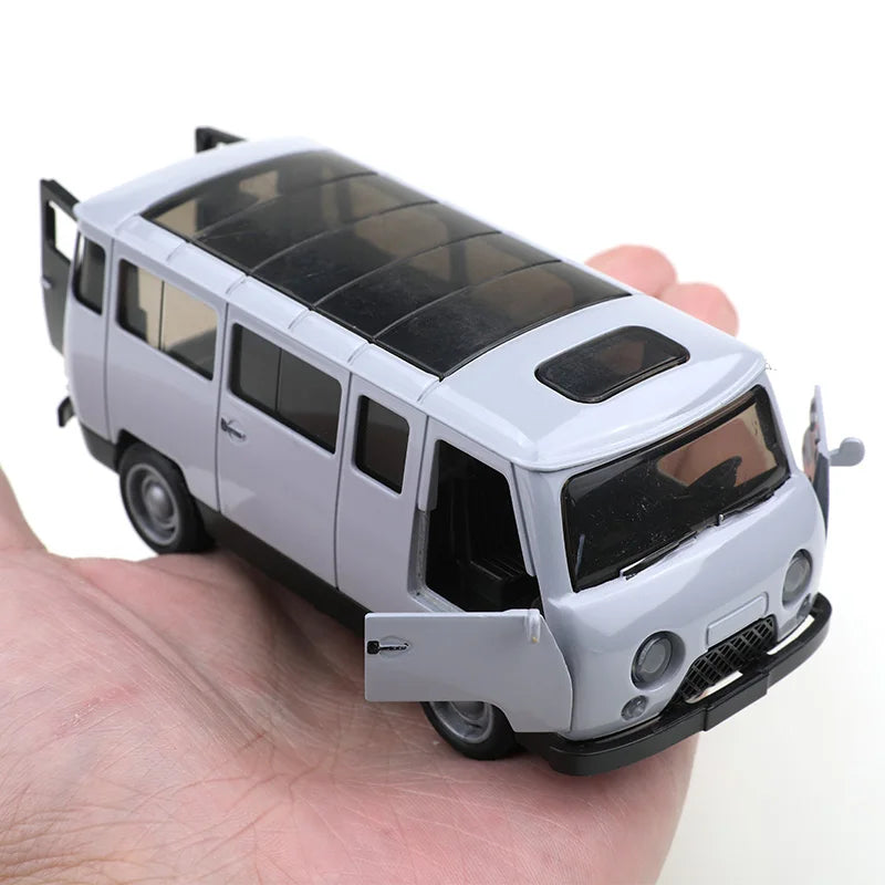 (Bagged) 1/36 Scale Replica UAZ-452 Three-Door Vintage Pullback Van, Die-Cast Metal, Boy's Toy, Self-Developed Simulation.