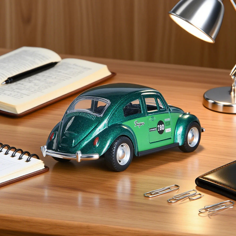 1:36 Retro Green Cute Beetle Alloy Model Car, Pull-Back Mechanism, Doors Can Be Opened, Children's Gift/Boy's Toy/Model Car Decoration/Christmas Gift