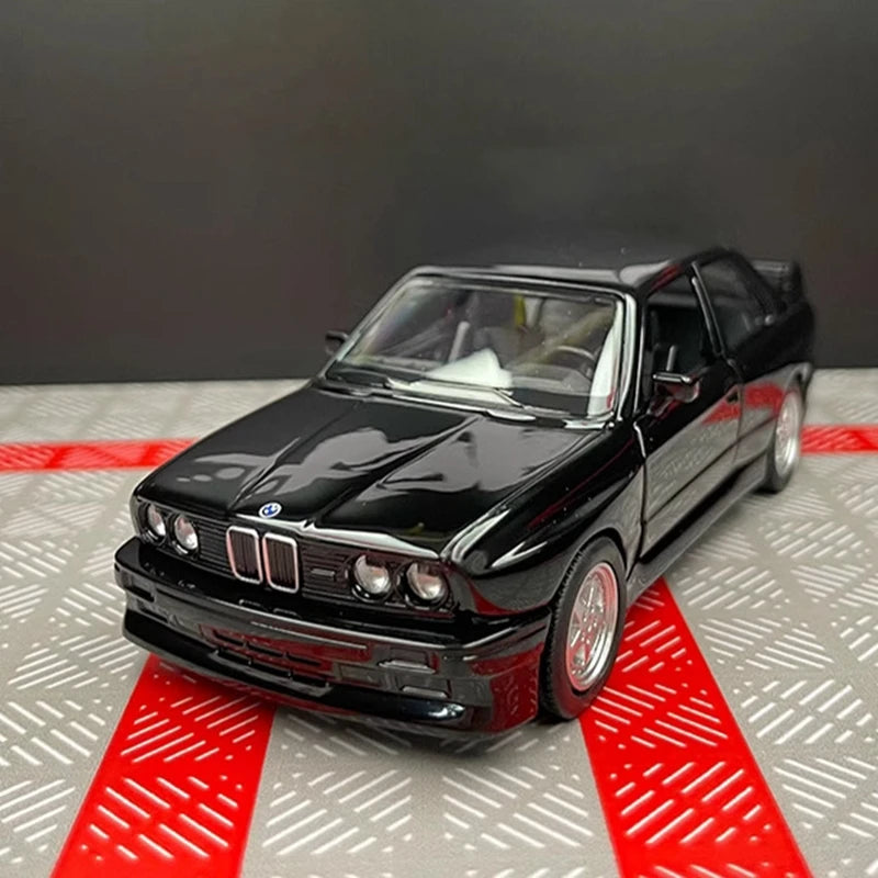 1:36 M3 1987 Diecast Alloy Car Model Metal Pull Back Simulation Car Toy Sports Car Ornament With To Open The Door For Kids Gift