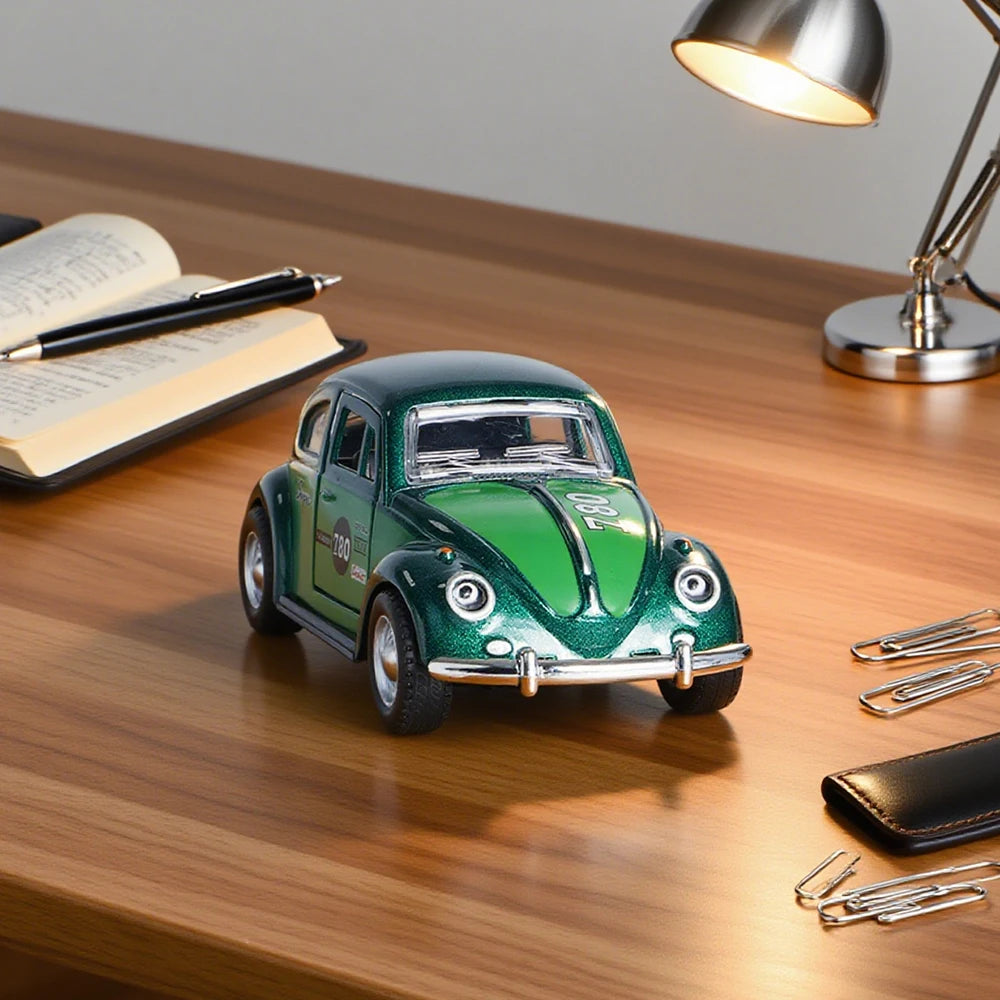 1:36 Retro Green Cute Beetle Alloy Model Car, Pull-Back Mechanism, Doors Can Be Opened, Children's Gift/Boy's Toy/Model Car Decoration/Christmas Gift