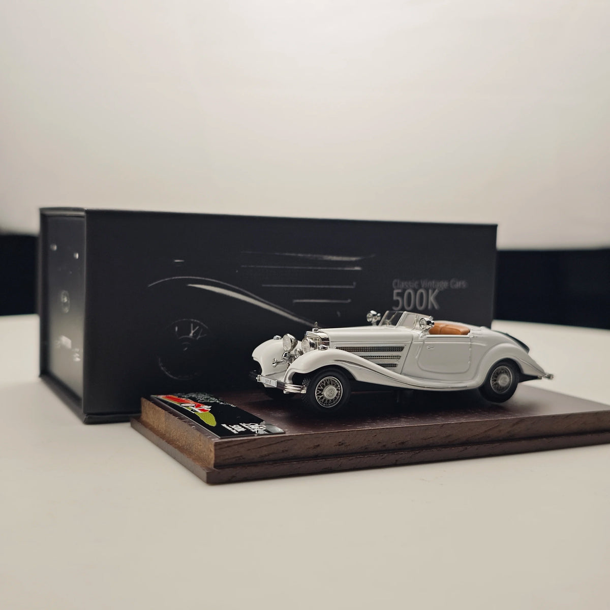 1:64 Alloy Diecast Classic Vintage Car Model | High-Detail Collectible Vehicle | Best Gift for Car Enthusiasts & Collectors
