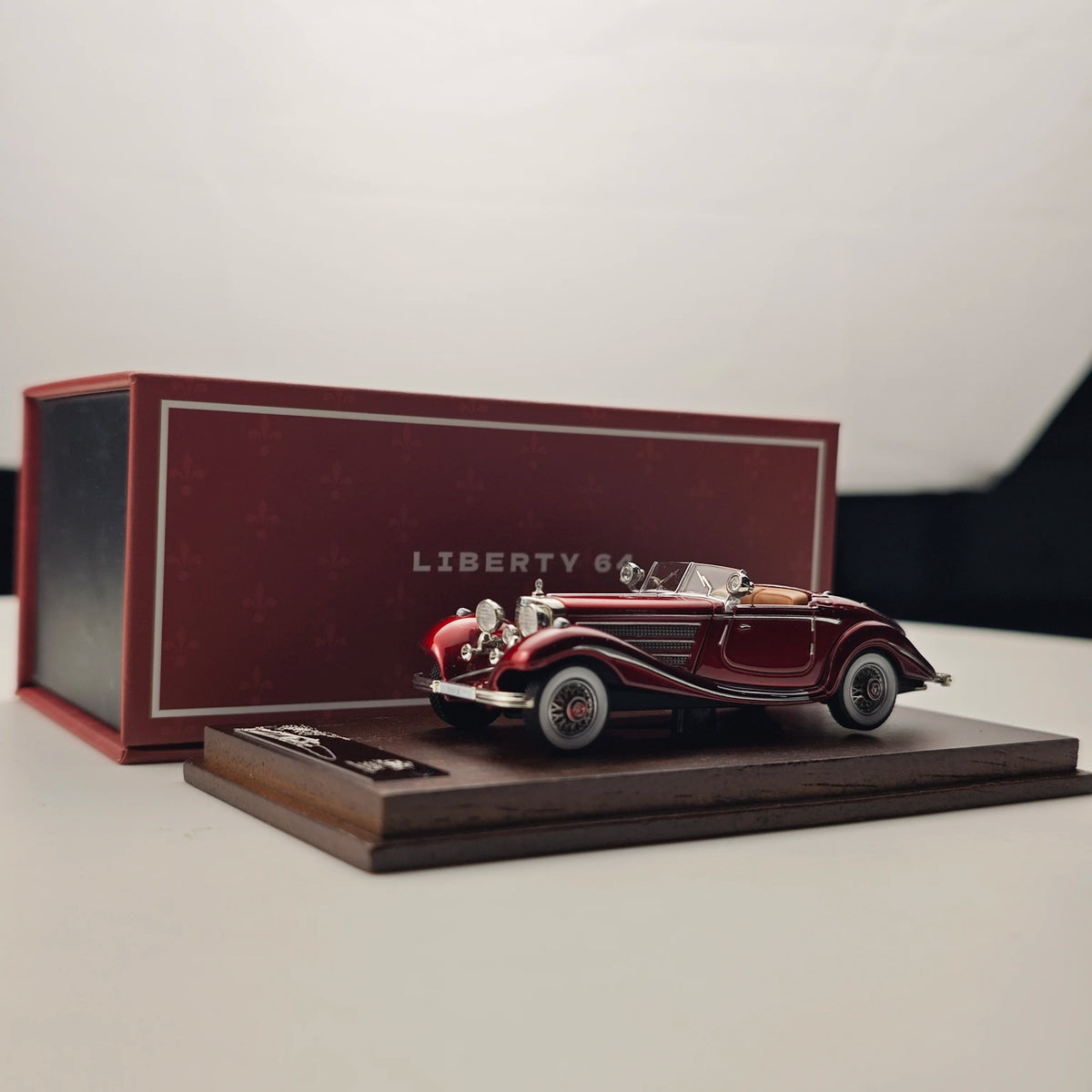 1:64 Alloy Diecast Classic Vintage Car Model | High-Detail Collectible Vehicle | Best Gift for Car Enthusiasts & Collectors