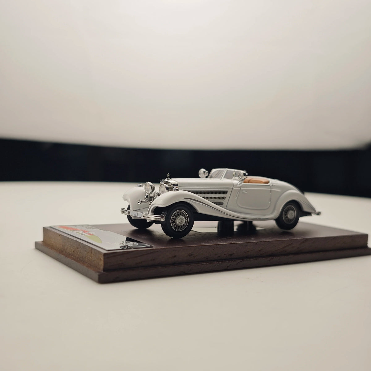 1:64 Alloy Diecast Classic Vintage Car Model | High-Detail Collectible Vehicle | Best Gift for Car Enthusiasts & Collectors