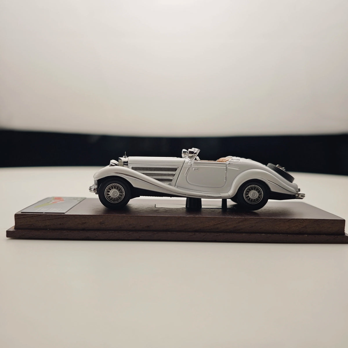 1:64 Alloy Diecast Classic Vintage Car Model | High-Detail Collectible Vehicle | Best Gift for Car Enthusiasts & Collectors