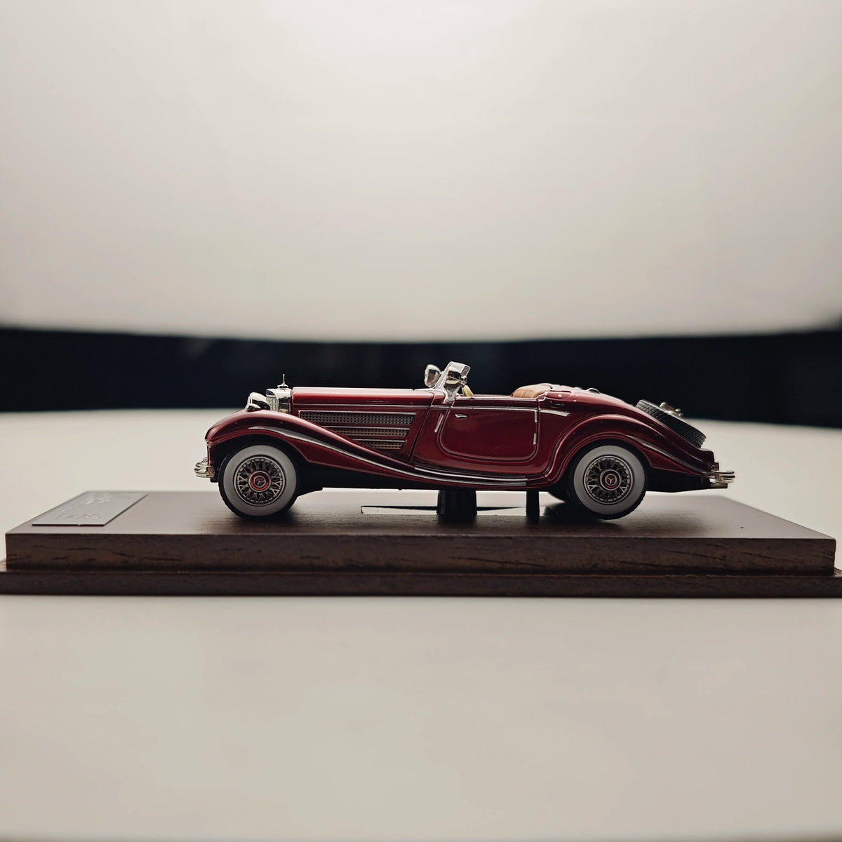 1:64 Alloy Diecast Classic Vintage Car Model | High-Detail Collectible Vehicle | Best Gift for Car Enthusiasts & Collectors