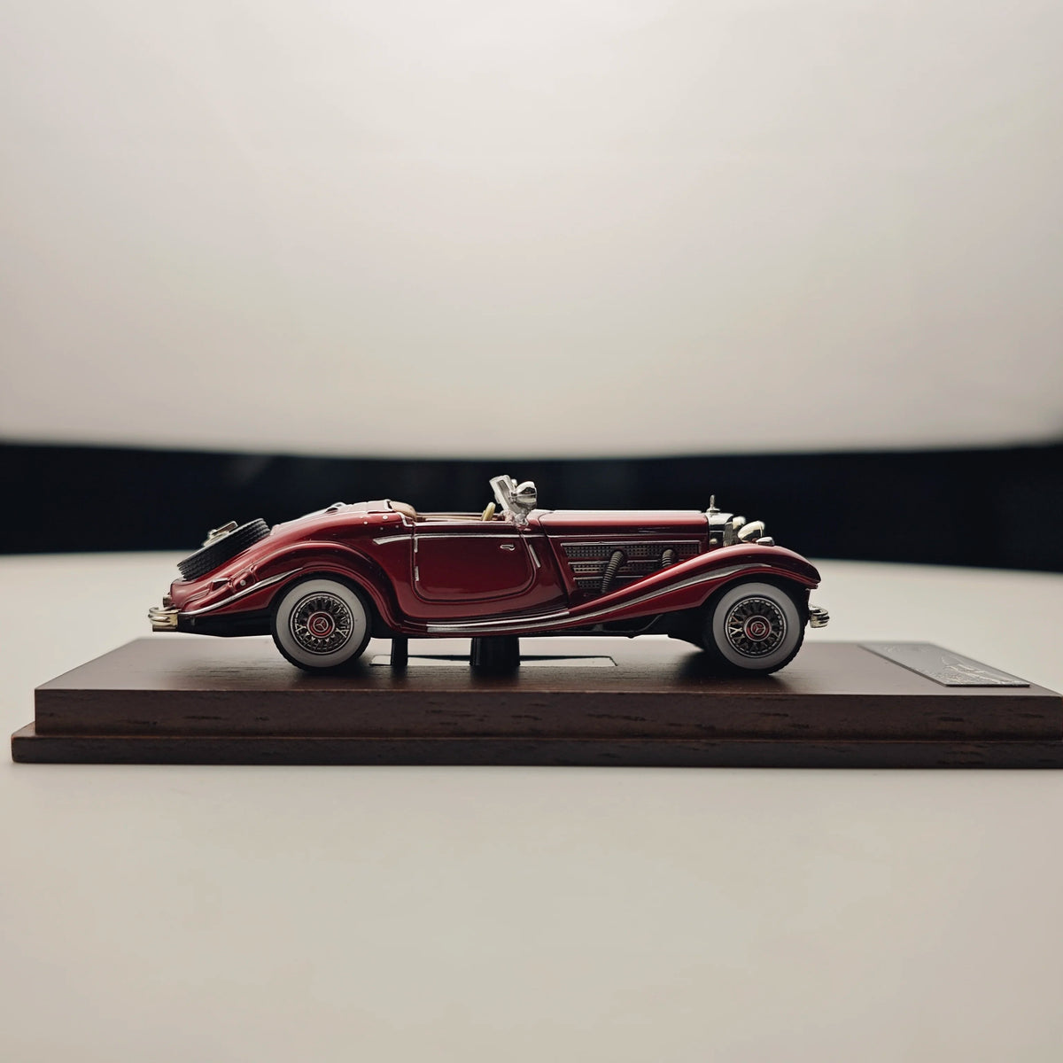 1:64 Alloy Diecast Classic Vintage Car Model | High-Detail Collectible Vehicle | Best Gift for Car Enthusiasts & Collectors