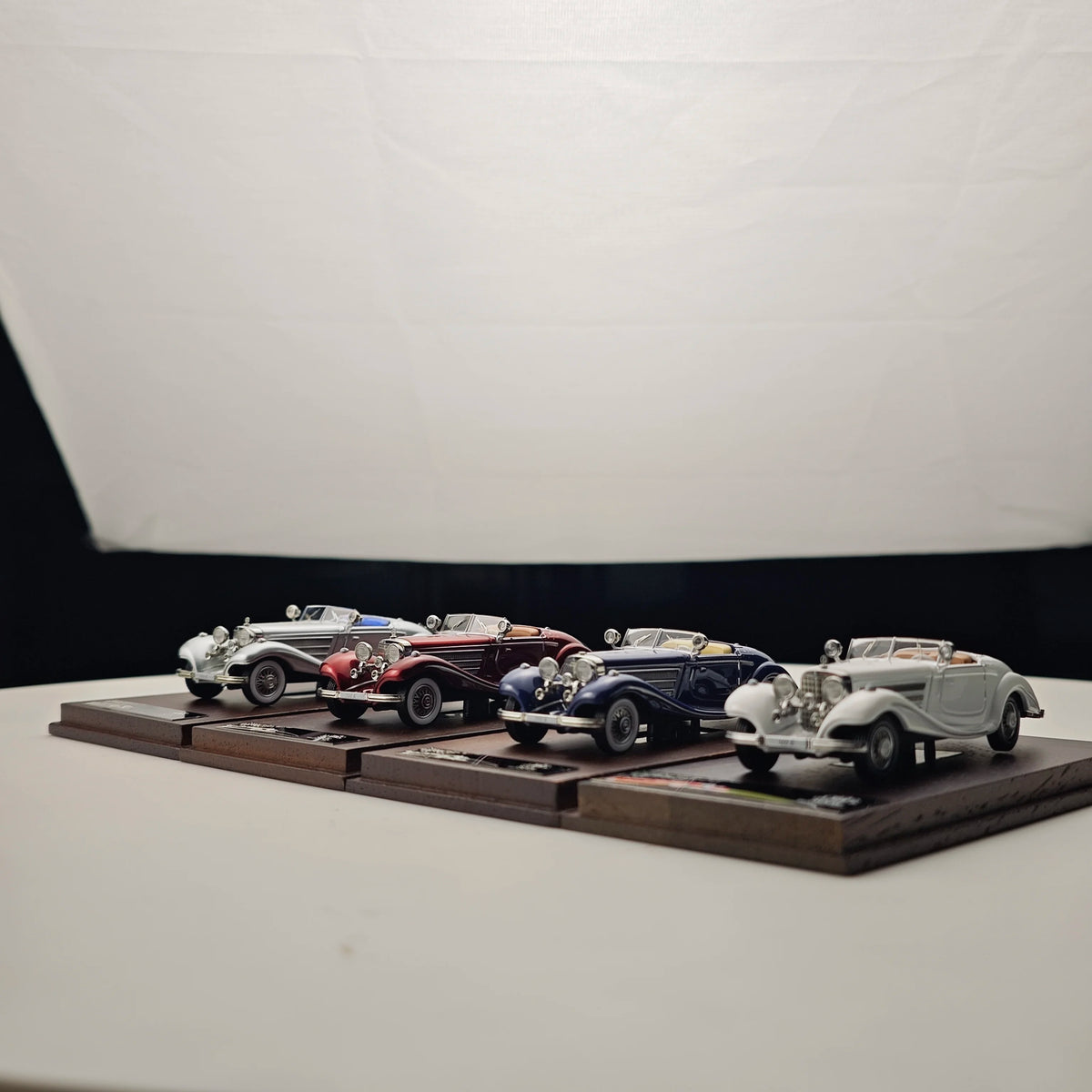 1:64 Alloy Diecast Classic Vintage Car Model | High-Detail Collectible Vehicle | Best Gift for Car Enthusiasts & Collectors