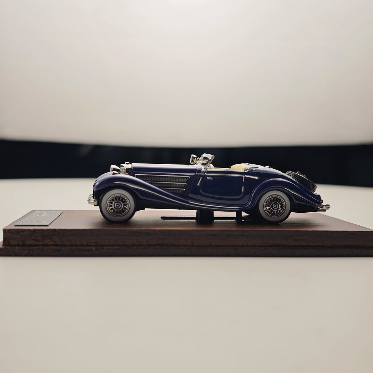 1:64 Alloy Diecast Classic Vintage Car Model | High-Detail Collectible Vehicle | Best Gift for Car Enthusiasts & Collectors