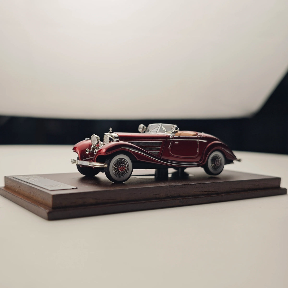 1:64 Alloy Diecast Classic Vintage Car Model | High-Detail Collectible Vehicle | Best Gift for Car Enthusiasts & Collectors