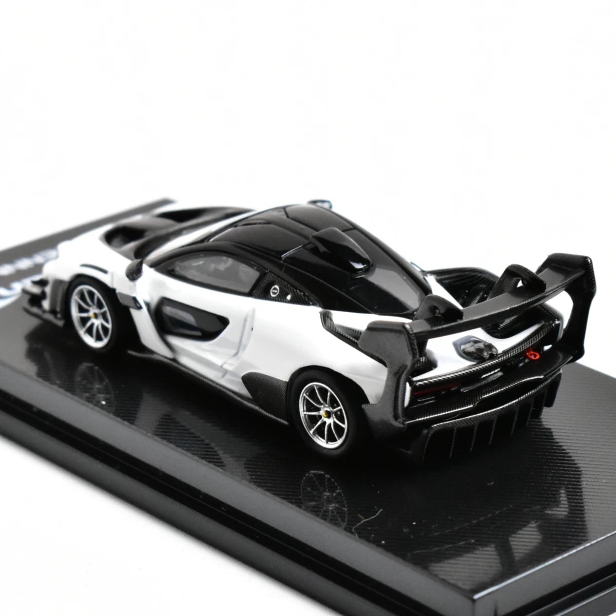 CM 1:64 Mclaren SennaGTR Giftable Diecast Model Car