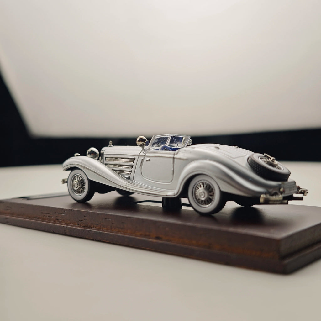 1:64 Alloy Diecast Classic Vintage Car Model | High-Detail Collectible Vehicle | Best Gift for Car Enthusiasts & Collectors