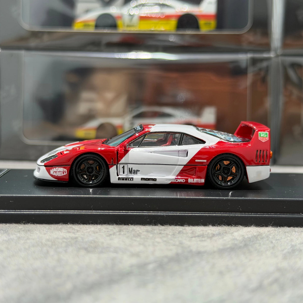 Findclassically 1:64 F40 Diecast Model Car