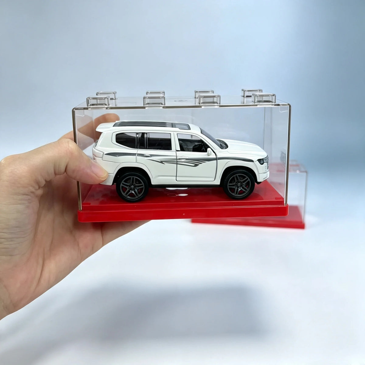 1:32 Die-cast Alloy SUV Model Car with Stackable Display Case, Openable Doors, Pull Back Action, Collectible Vehicle Toy