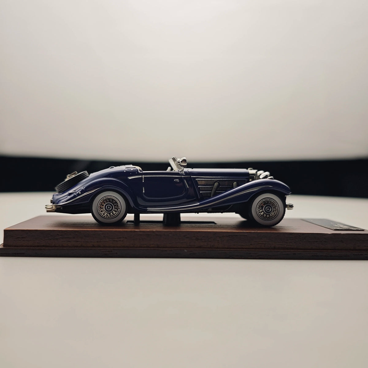 1:64 Alloy Diecast Classic Vintage Car Model | High-Detail Collectible Vehicle | Best Gift for Car Enthusiasts & Collectors