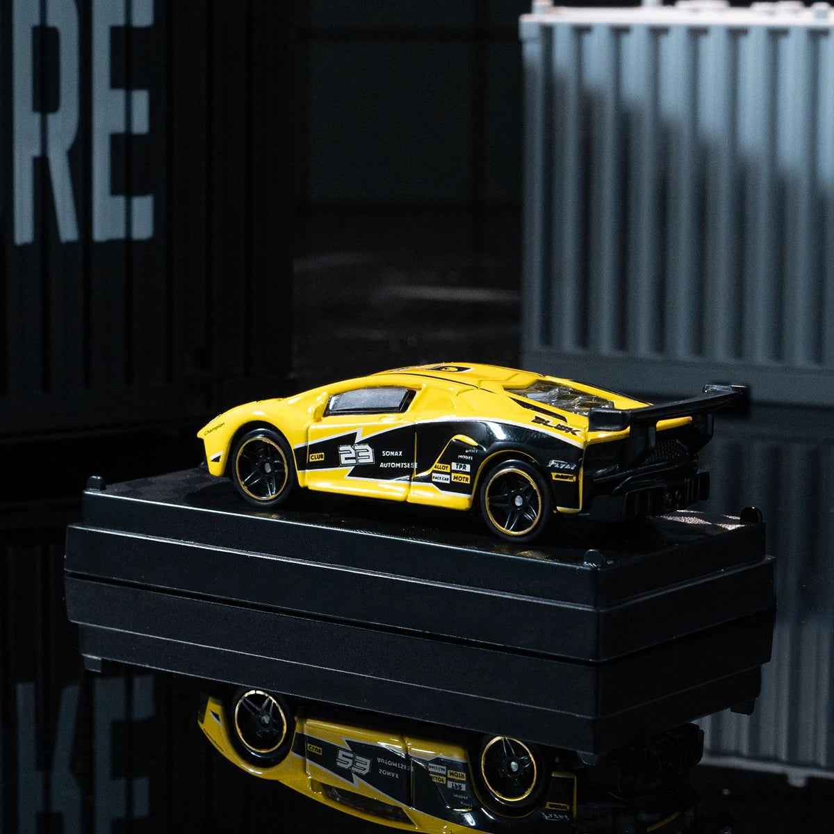 Aventador SVJ Die-cast Model, Alloy Car Toys Collectibles, 1/64 Scale Racing Ornament, Home Decoration, Gifts for Ages 3+